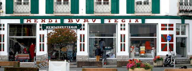 Mendiburutegia Tissus, Magasin de Linge de Maison à Saint-Jean-de-Luz
