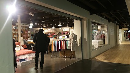 Descamps Outlet Store, Magasin de Linge de Maison à Saint-Julien-les-Villas